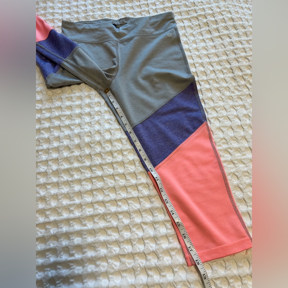 Xersion Quick-Dri Color-Block Leggings - Picture 8 of 9